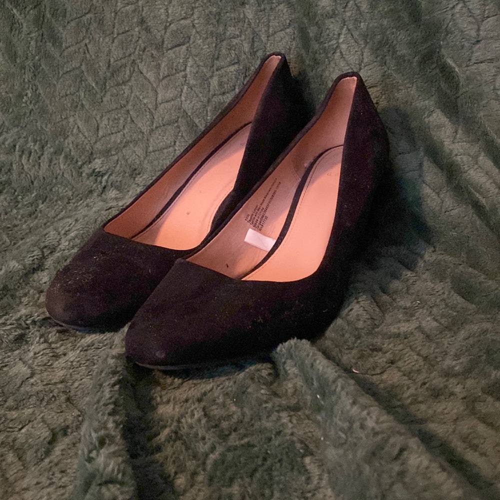 Black wedges.